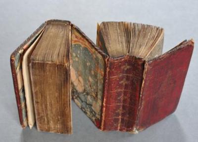 کتاب های به هم چسبیده، یادگار قرون وسطی
