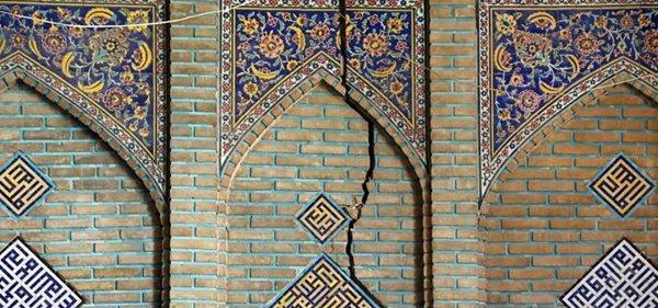 شکافهای شبستان و گنبدخانه مسجد سید اصفهان در حال آنالیز است